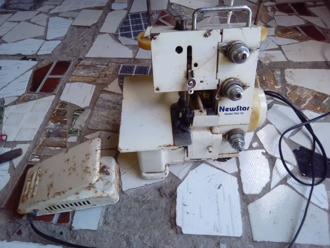 Maquina de costura semi industrial 