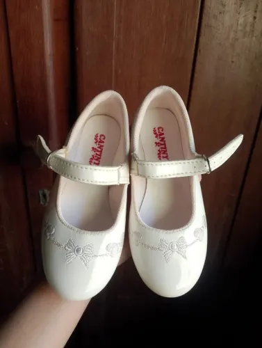 Vendo sapatilha branca infantil