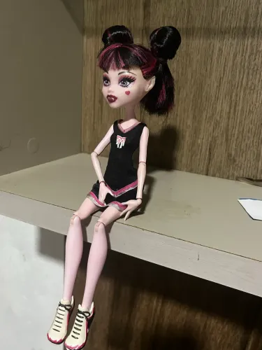 RESERVADA Boneca monster high draculaura