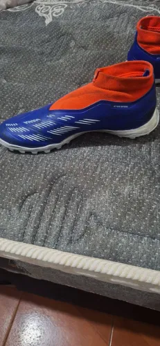 Chuteira adidas predator