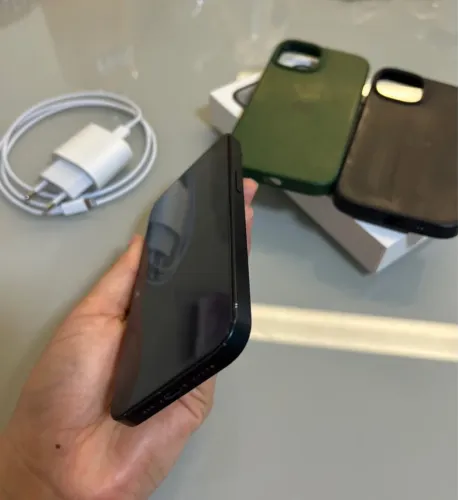 iPhone 14 top