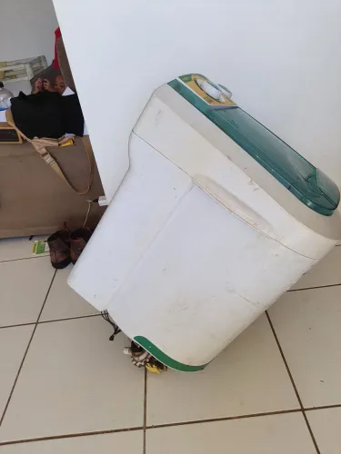 Vendo máquina de lavar e tanquinho.