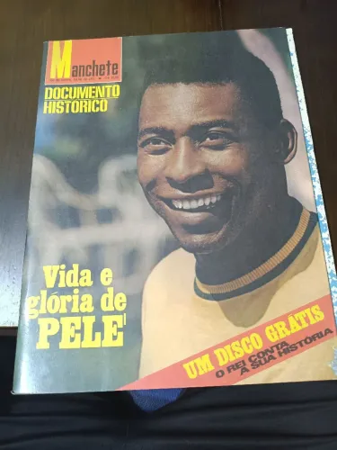 Revista Manchete Vida e Glória de Pelé - Acompanha Disco, Edição de Julho de 1971
