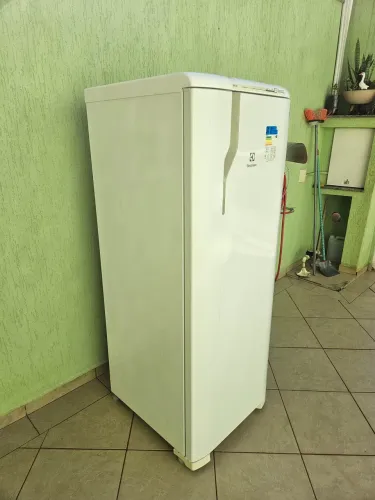 Geladeira Electrolux frost.freer
