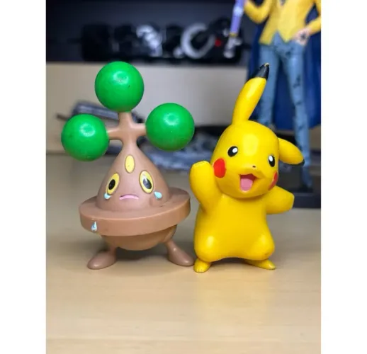 RARO : 2 Bonecos Pokemon Originais 2007 : Bonsly & Pikachu
