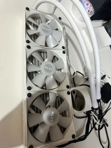 Water cooler NZXT LCD 360mm