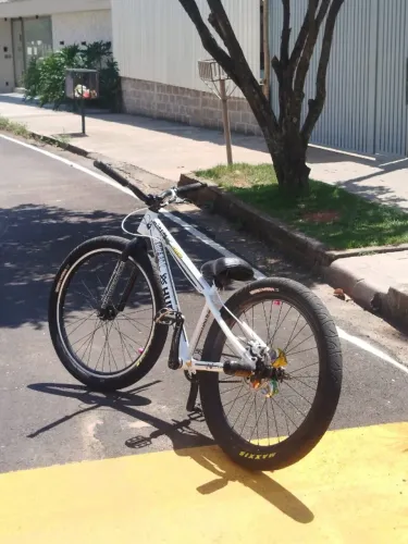 bicicleta hupi whistler 2025 branca