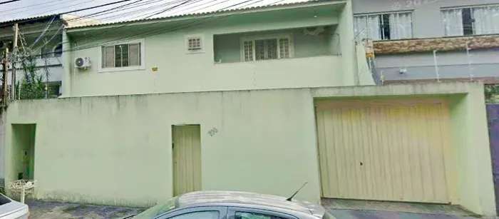 Casa à venda com 4 quartos e 3 vagas no Centro de Londrina