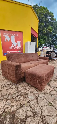 sofa 3 lugares 2.60cm com puf tecido camurça aveludado bem conservados ENTREGA GRÁTIS