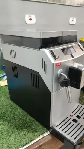 Máquina de café em grãos Saeco Lirika 220v