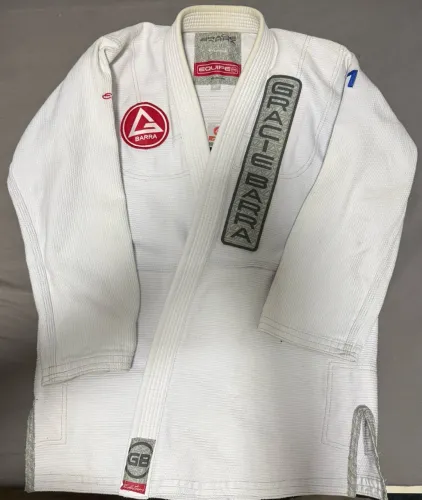 Kimono e Rashguard - Gracie Barra