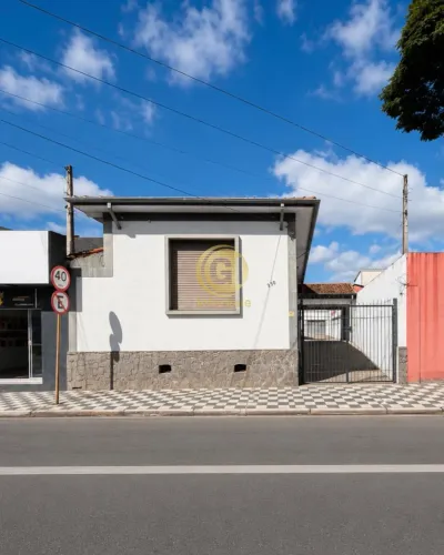 Casa Comercial no Centro de Jacareí | 6 Salas | 10 Vagas | 427m² de Terreno