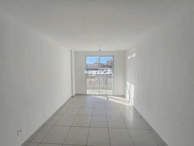 Excelente oportunidade na Curicica 2 Quartos com suíte