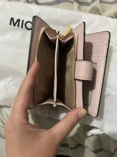 Carteira Michael Kors Original - Elegância e Praticidade ?