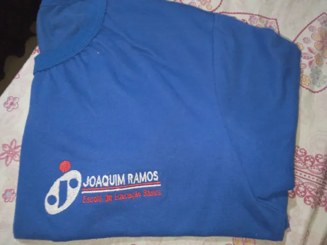 Uniforme escolar, 2 camisas