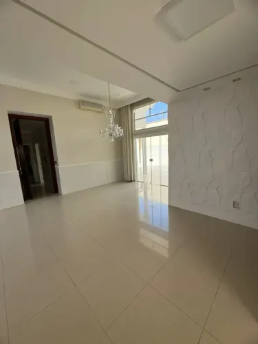 CONDOMINIO GOLDEN GREEN, EXCLUSIVA CASA DE LUXO NO COHAJAP, REFORMADO E PROJETADA