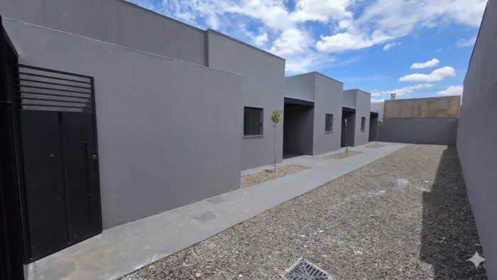 Casa em Condomínio com 2 Quartos e 2 Vagas | Campo Grande - MS