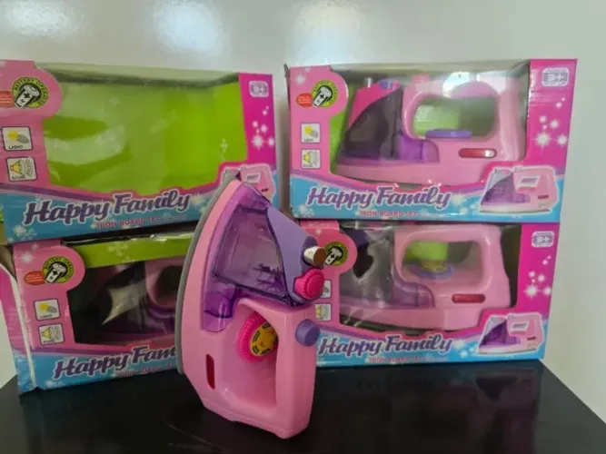 Brinquedo ferrinho de passar com luz, som e água (kit com 4) LEIA A DESCRIÇÃO