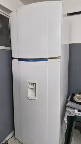 GELADEIRA GRANDE