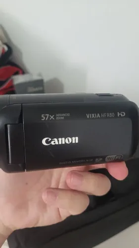 Canon Vixia R80 