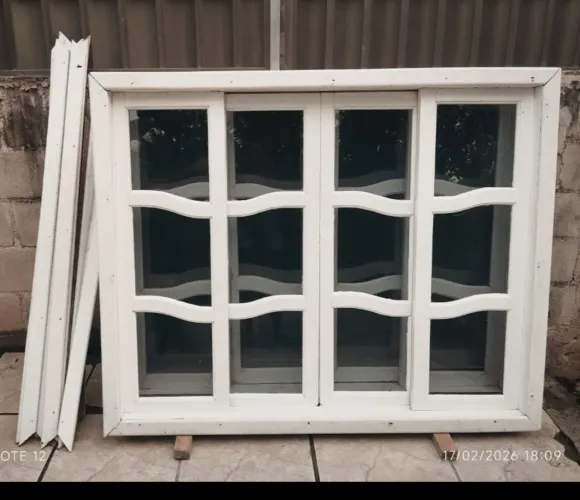 3 Janelas de madeira 