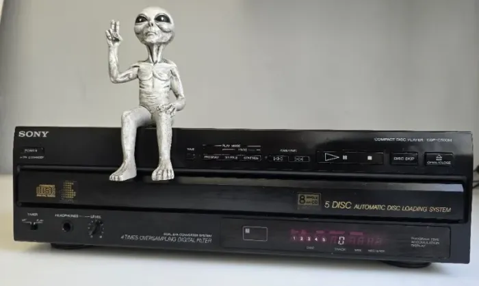 DVD PLAYER SONY CDP-C500M (LIGA COM DEFEITO)