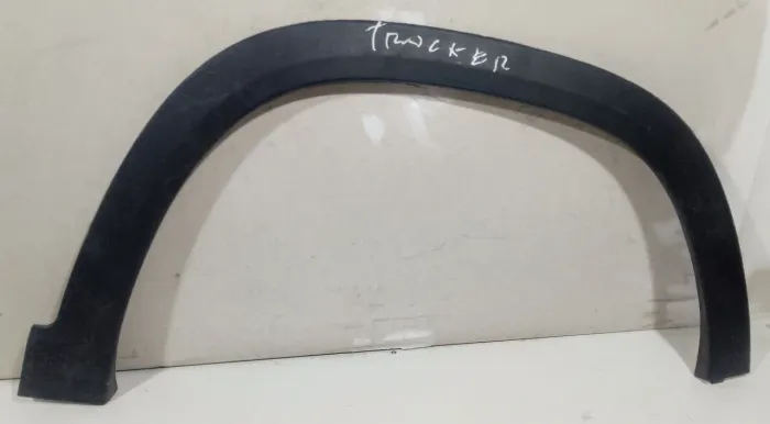 TRACKER MOLDURA/ APLIQUE PARALAMA DIANTEIRO DIREITO 2BM3080380