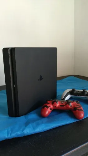 PlayStation 4 Slim 1TB - Completo e Muito Conservado!