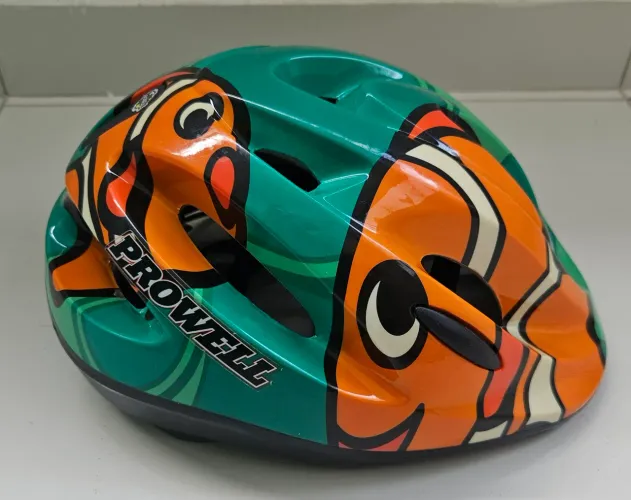 Capacete infantil Nemo importado 