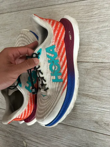 Tênis corrida Hoka Mach 5