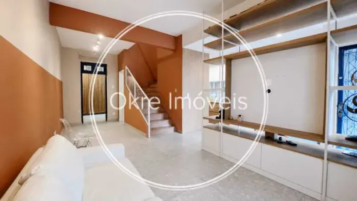 Casa de Vila : Duplex / Residencial / Laranjeiras