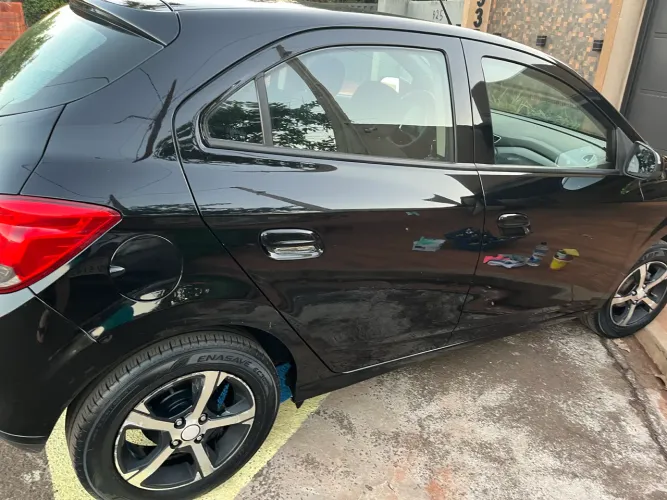Chevrolet Onix Hatch LT 1.4 8V Flex Power Mec. 4P 2014