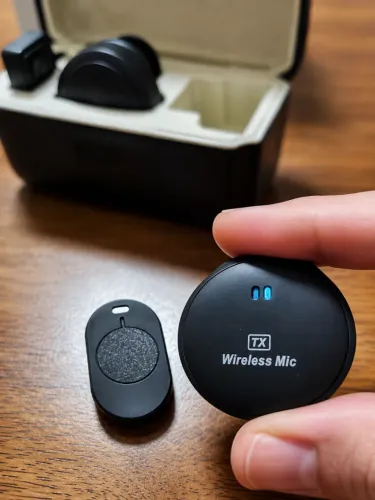 Microfone de Lapela Duplo Sem Fio - Com Estojo e Redução de Ruído - Novo