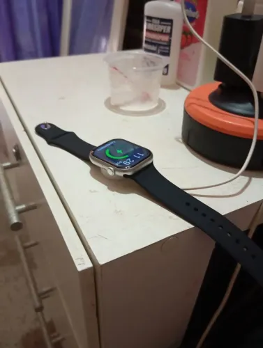 Estou vendendo  um relógio smarth  vai com 4 pulseiras, aprova d'água,  novo na Caixa 