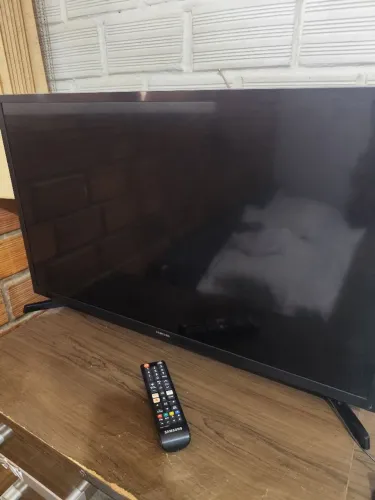 Tv Samsung 32" HD TV