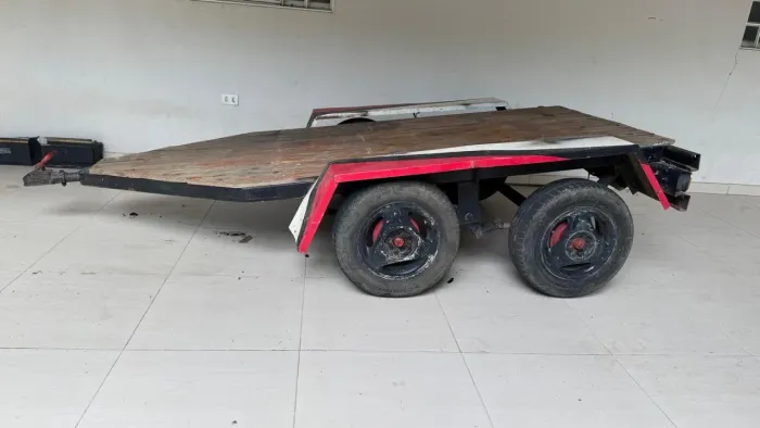 Carretinha / Reboque Plataforma Eixo Duplo