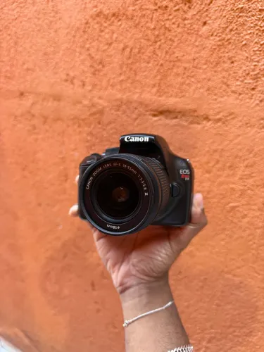 CANON T3