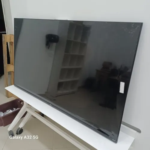 TV Philips 50 polegadas com defeito para retirar pecas.