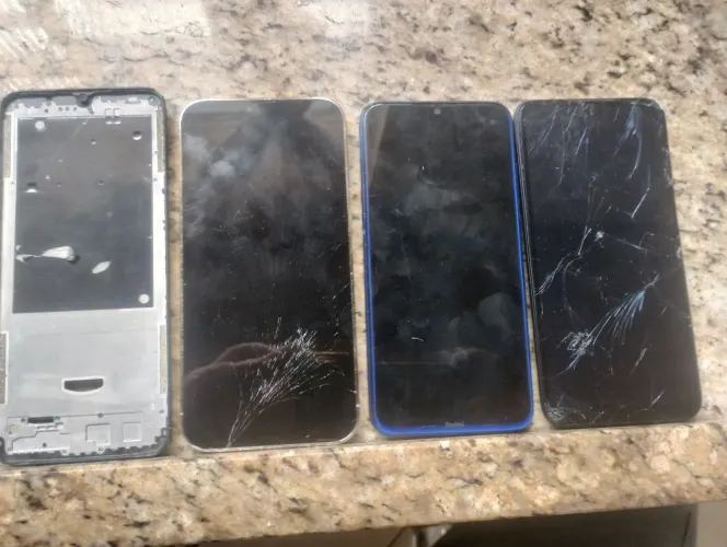 Lote 4 Celulares para aproveitar peças MOÓCA