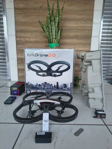 DRONE PARROT AR.Drone.2.0, na caixa eletrônica 100% testada