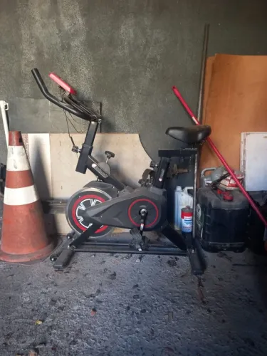 Vende-se bicicleta ergométrica