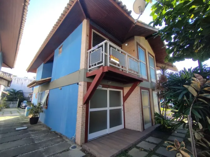 Casa em Condomínio para Locação em Cabo Frio, Palmeiras, 3 dormitórios, 2 suítes, 3 banhei
