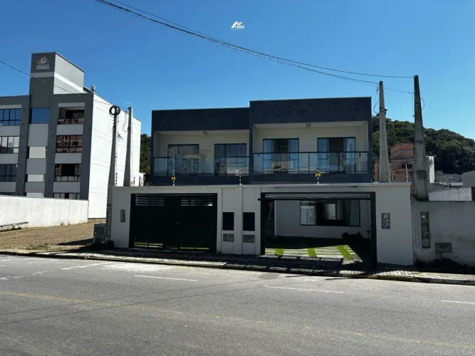 Casa a venda em Camboriú - SC