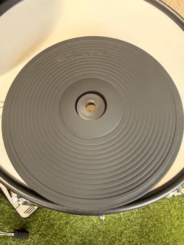 PRATO LEMON 9". APENAS 1 MÊS DE USO