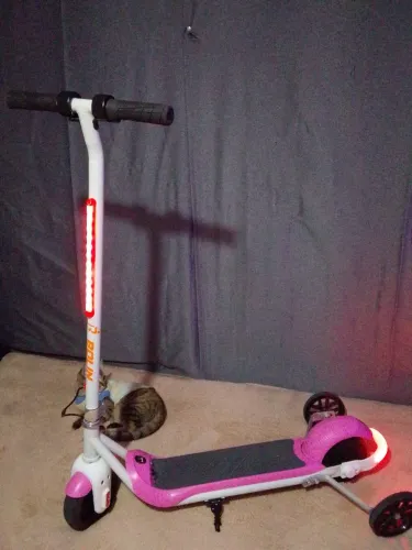 Patinete Elétrico Infantil com Led