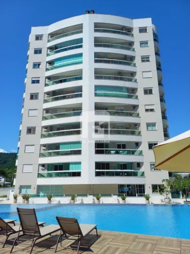 Apartamento de 4 dormitórios no Itacorubi