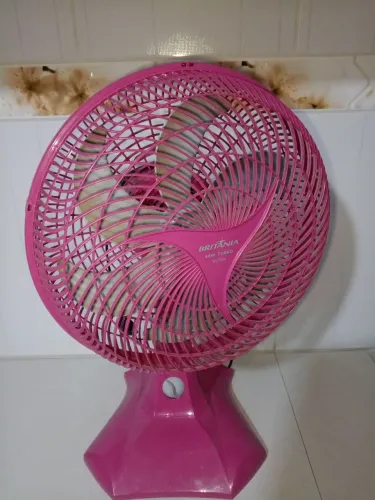 Ventilador Britânia 60W turbo cor rosa