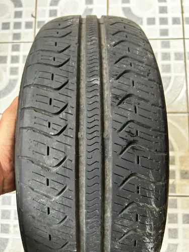 Vendo 1 pneu aro 15 185/60 - Pirelli