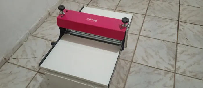 Vendo máquina de corte vinco de 40cm