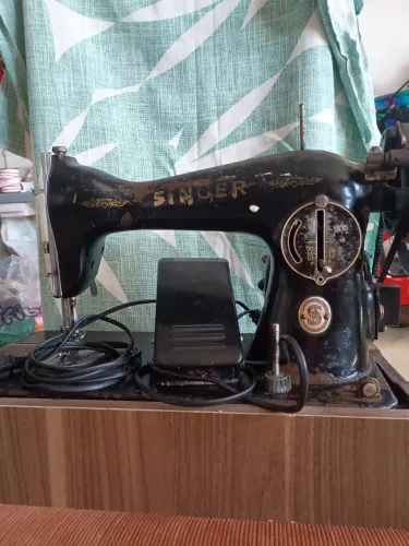 Máquina de costura Singer